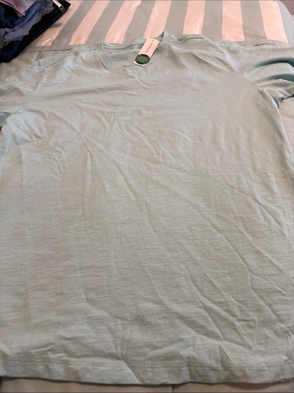 Even tide Men's Lightweight Crew Neck T-Shirt - Pale Mint 22 1/2 “ p2p Large